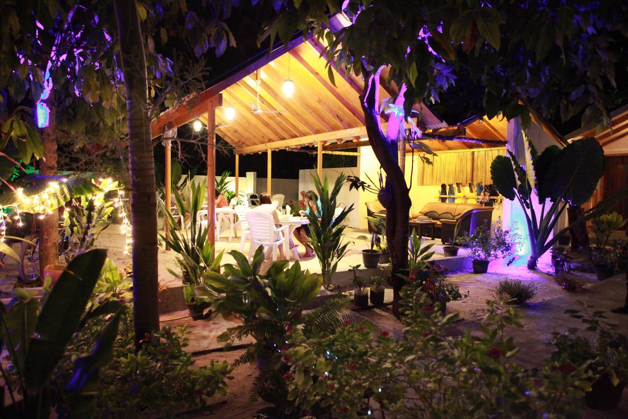Resten Inn Thoddoo Exterior foto